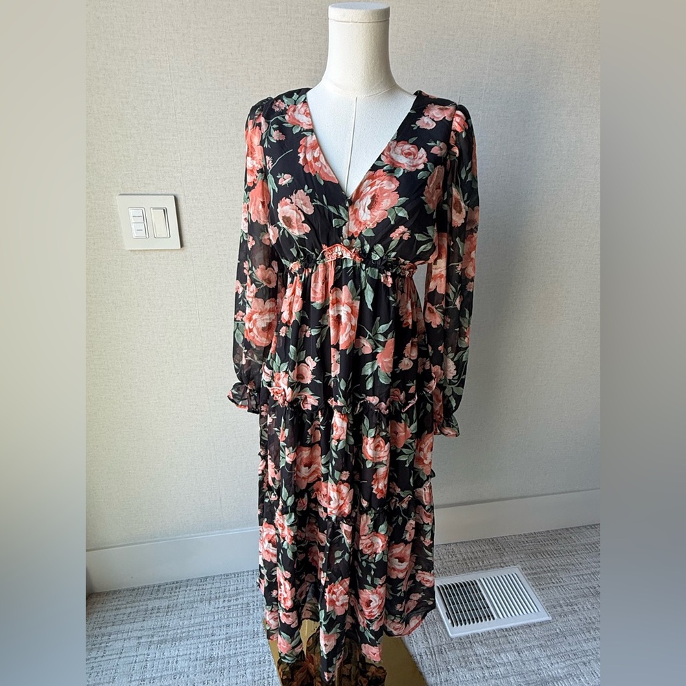 Long Sleeve Floral V-Neck Maxi Dress in Black and Coral